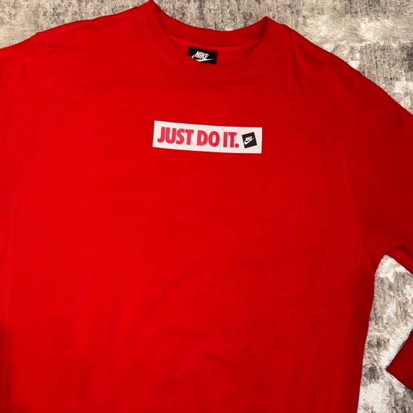 Nike Men’s Nike “Just Do It” Crewneck Red Size M - Picture 2 of 15